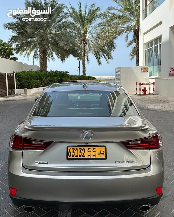 Lexus is200 F 2016 فرصه بدون حوادث