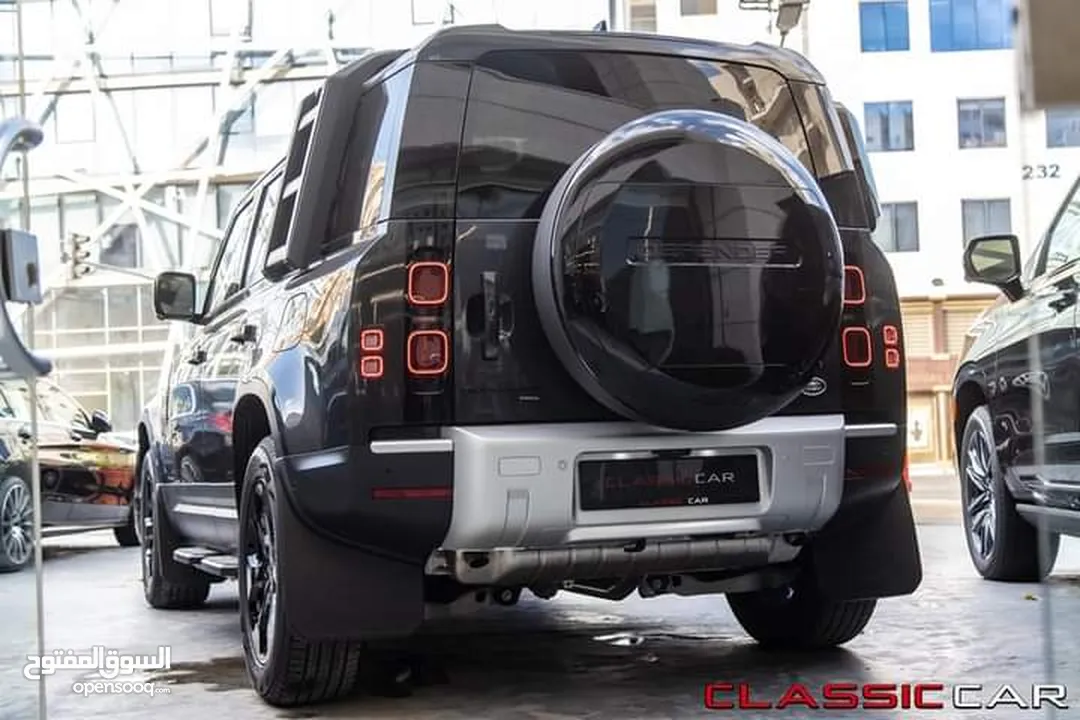 Land Rover Defender 2023 Plug in hybrid Black Package   عداد صفر  Zero Mileage  اللون : فيراني