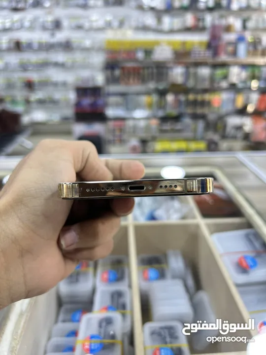 ايفون 12 برو ماكس 256 جيجا بطاريه اصليه غير مستبدله حالة الجهاز جيد جداً