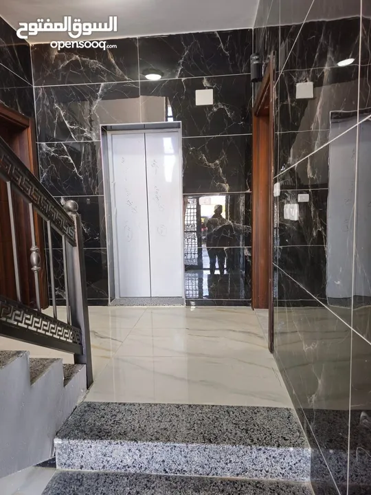 شقق سكنية للبيع / الكرك - الوسية / متوفر شقق في جميع الطوابق / تشطيبات ديلوكس و بأسعار منافسة.