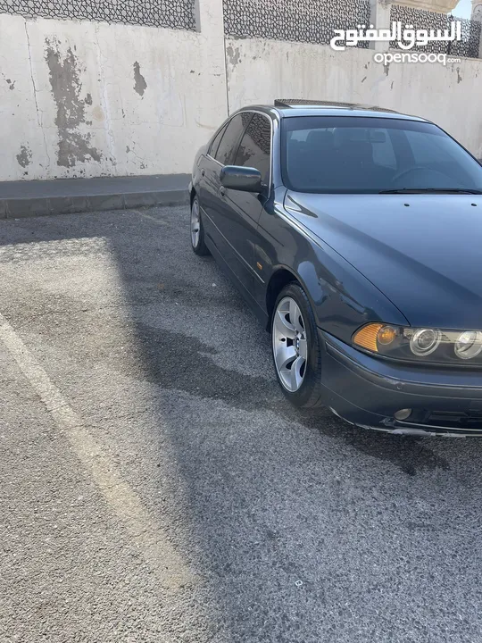 بي ام  e39 دب 520i موديل 1999 اصلي فحص كامل ثاني مالك في الاردن  قابل للفحص في داخل الشركة