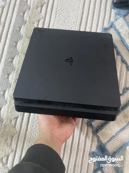 جهاز بلي ستيشن 4. PS4. مع ثنين يدات وغراض كاملة