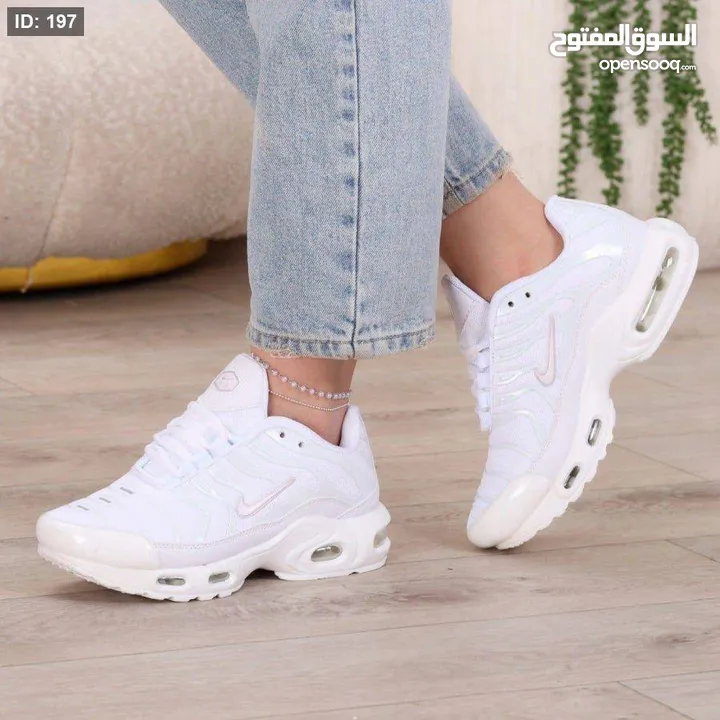 موديل  Nike T الجديد الحصري  طبي  كوالتي  36-41 التواصل خاص التوصيل لكافة المناطق الضفة