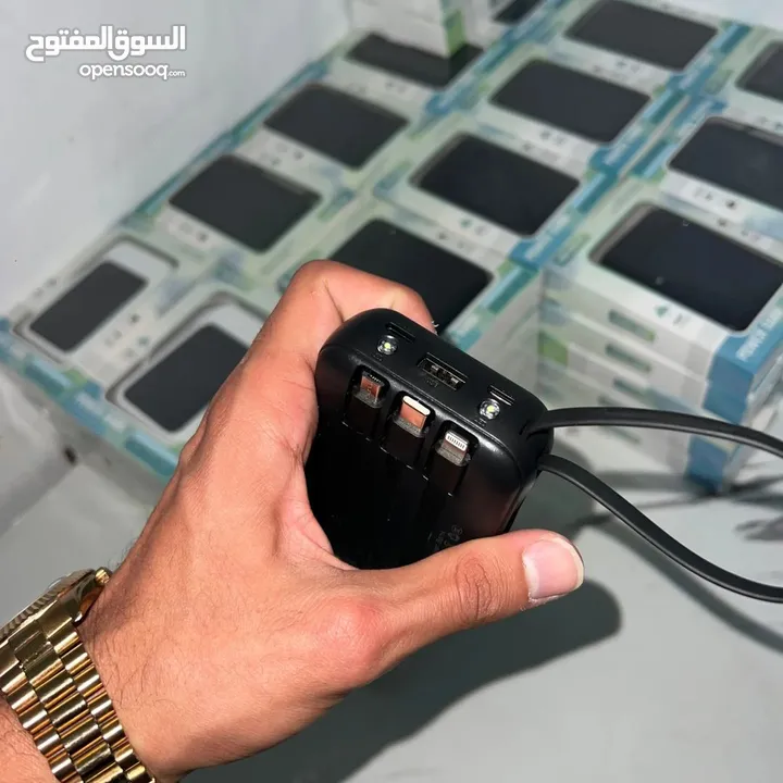 باور بانك على الطاقه الشمسيه