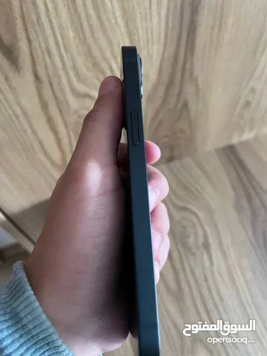 iPhone 13 (128 gb) 86%  أيفون 13 بطاريات عالية بحالة الوكالة   New apple airpods 4