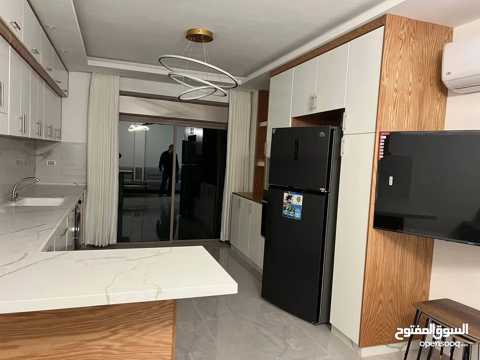 شقه مفروشه جديد للايجار قرب الكليه الاهليه وبنك فلسطين