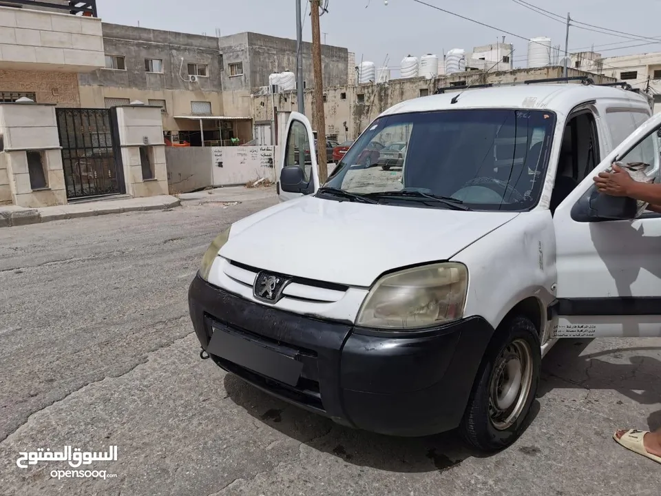 فإن بيجو شخصي طويل 2011 للبيع