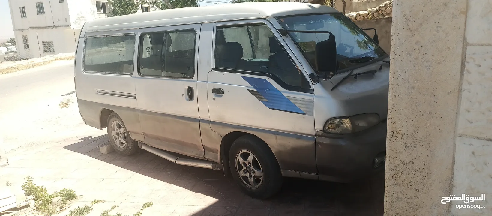 باص h100 موديل 2000 للبيع
