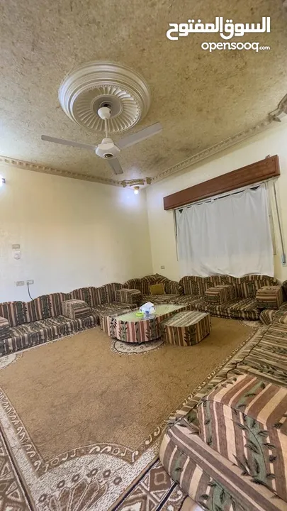 شقة مفروشة طابق مستقل للايجار قرب دوار صحارى                                                ،..