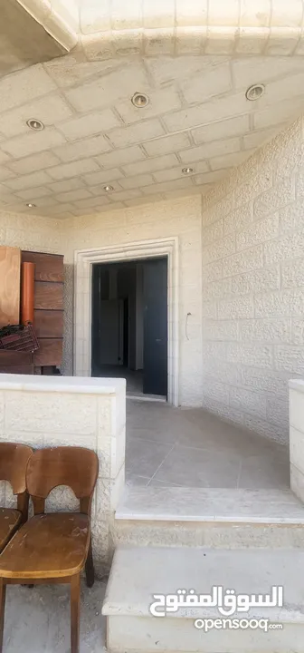 شقة جديدة ضمن فيلا للإيجار في سردا