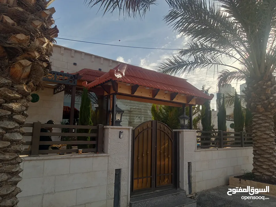 قرميد  مؤسسه العماوي لكافه اعمال تركيب القرميد والديكور والبرڨولاء تركيب وصيانه