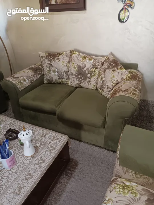 كنب خشب ثقييييل للبيع الزرقاء الجديده