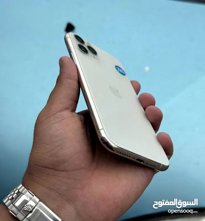 عرض خااص : iPhone 11pro 256gb هاتف نظيف جدا بحالة الوكالة بدون اي شموخ و بدون اي مشاكل مع ملحقاتة