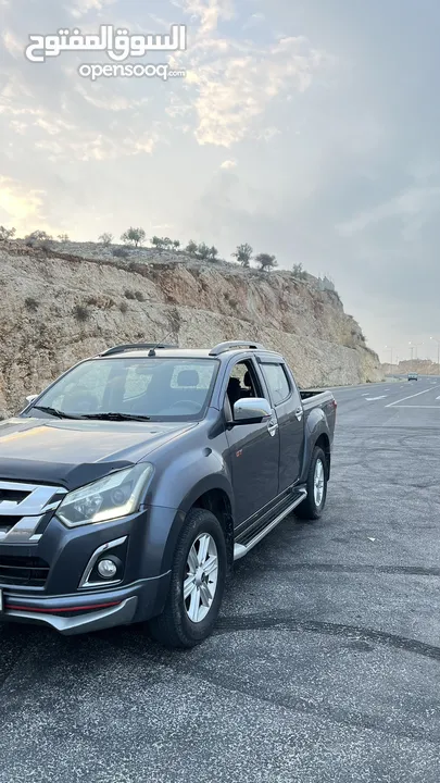 ايسوزو دي ماكس فل كامل فحص كامل موديل 2018 ماتور 3000cc بحالة ممتازة للبيع