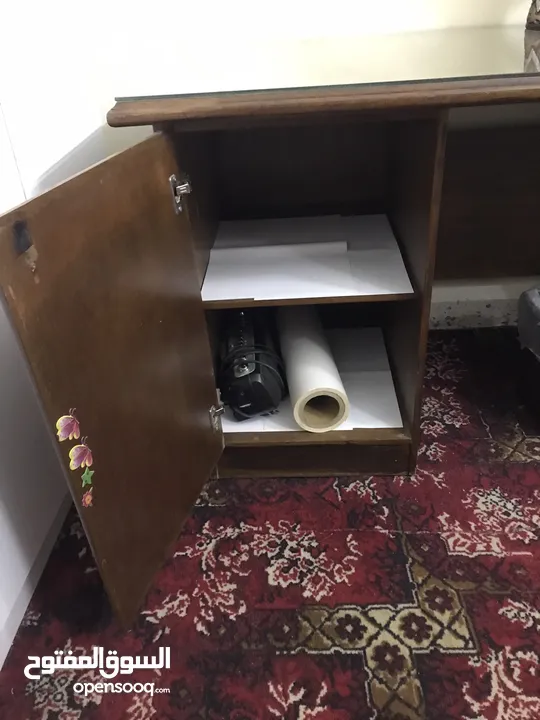 مكتب دراسة تفصيل خشب زان مع لوح زجاج حماية للمكتب جديد بحالة الوكالة استخدام خفيف الطول 160 سم
