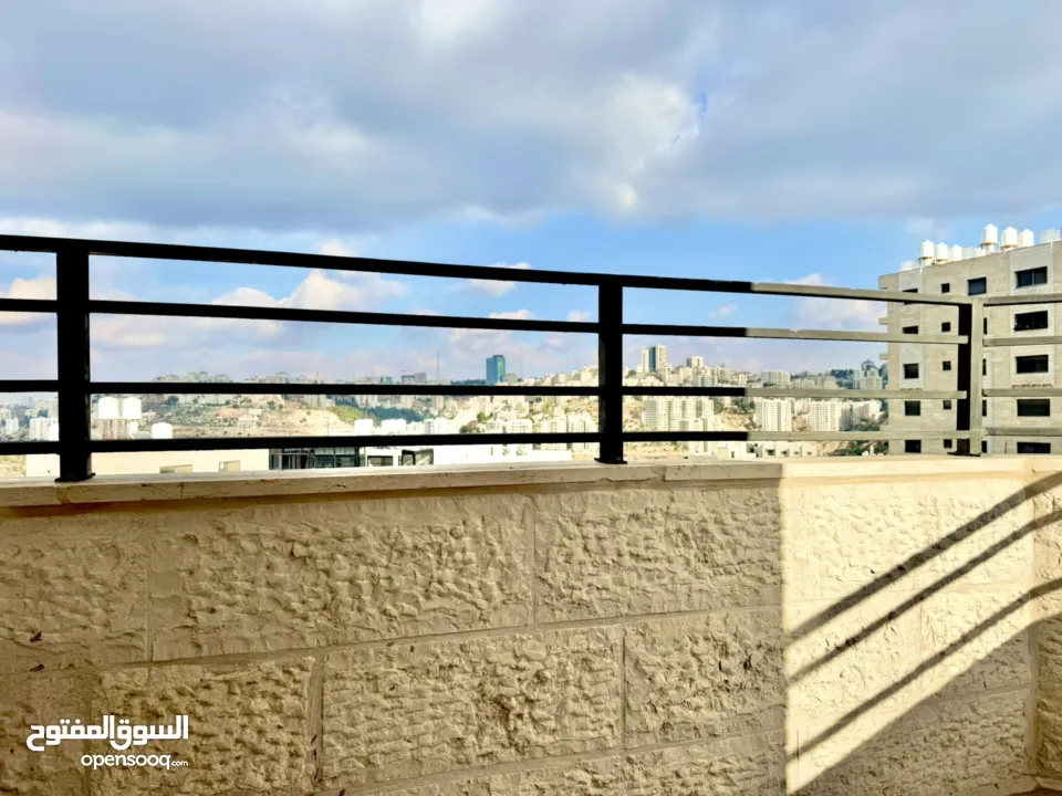 شقة طابقية 3 غرف ماستر والعمارة فقط 6 شقق