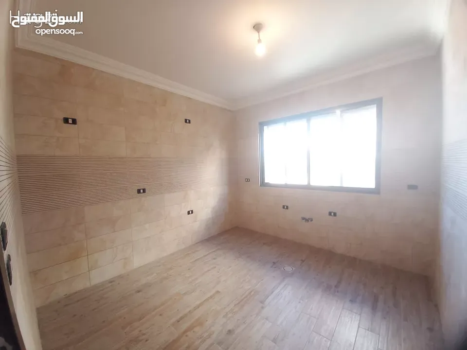 شقة طابق أول للبيع في شميساني  ( Property ID : 30946 )