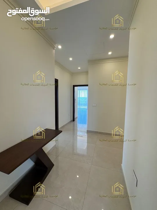 شقة طابقية - لم تسكن - ضاحية الأمير راشد - 4نوم ماستر - 450م - بإطلالــــه - قرب الخدمات العامة