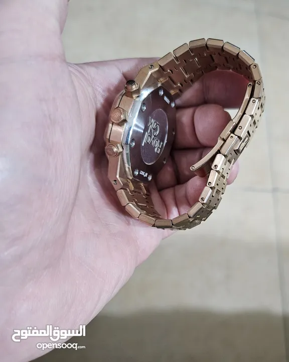 اوديمار كوبي بحالة الوكالة ولا قشط او قحط ملبوس مرتين فقط AP Audemars Piguet التفاصيل أسفل الشاشة