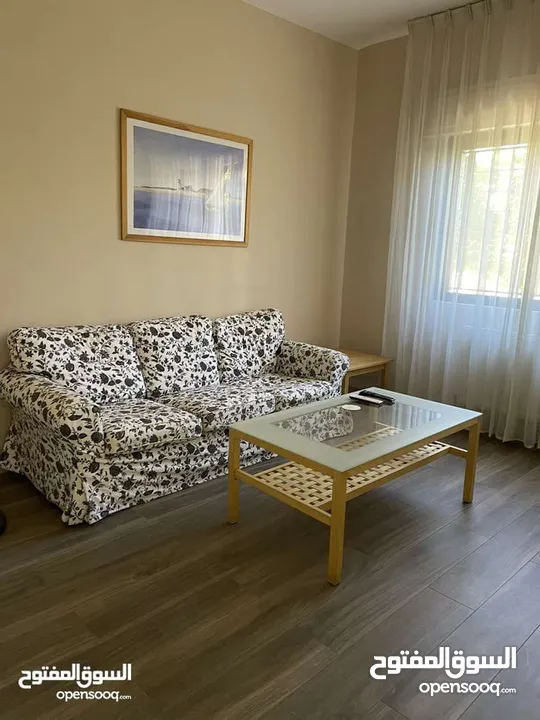 شقة مفروشة , ارضي ..  مع حديقة مميزة /  اعلان رقم (B93)