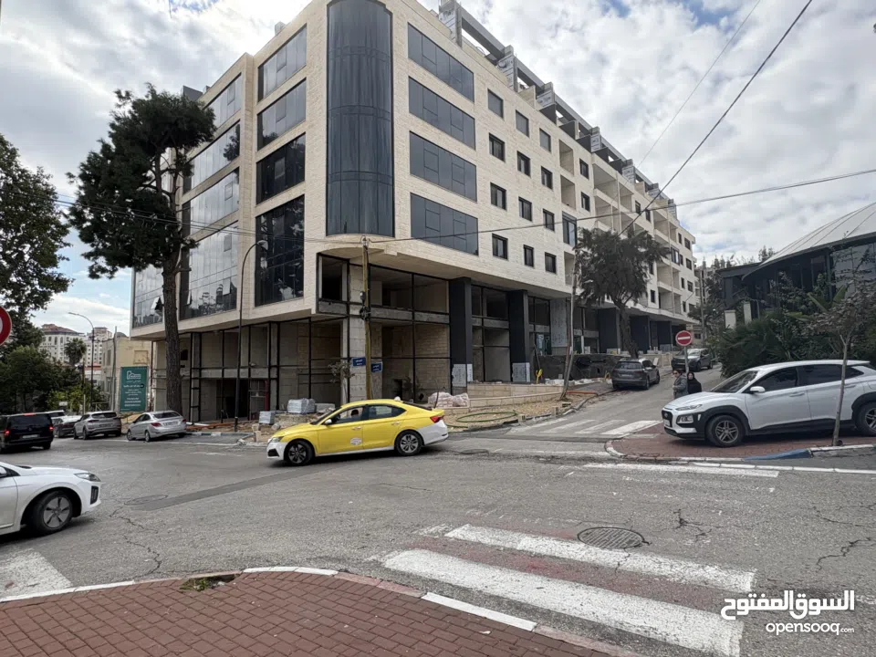 محل جديد للبيع شارع حيوي وتجاري