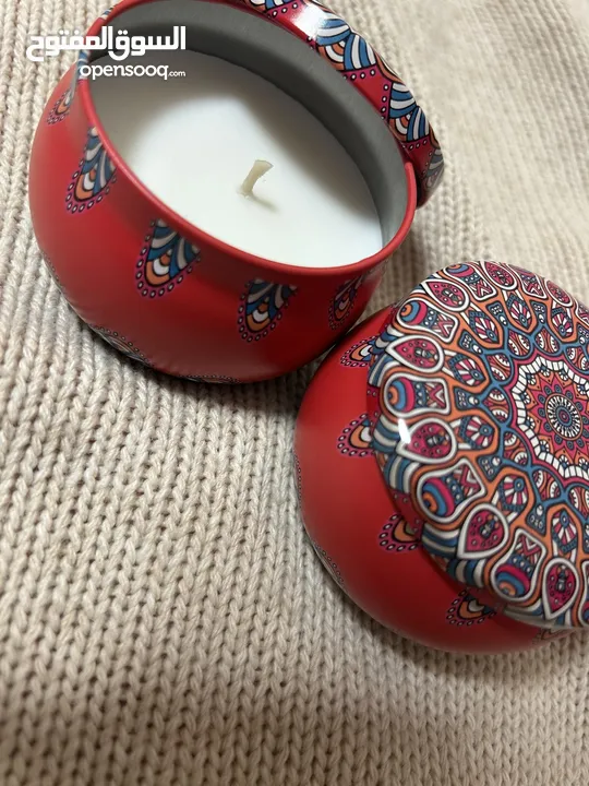 شمع معطر بعلبة حديد