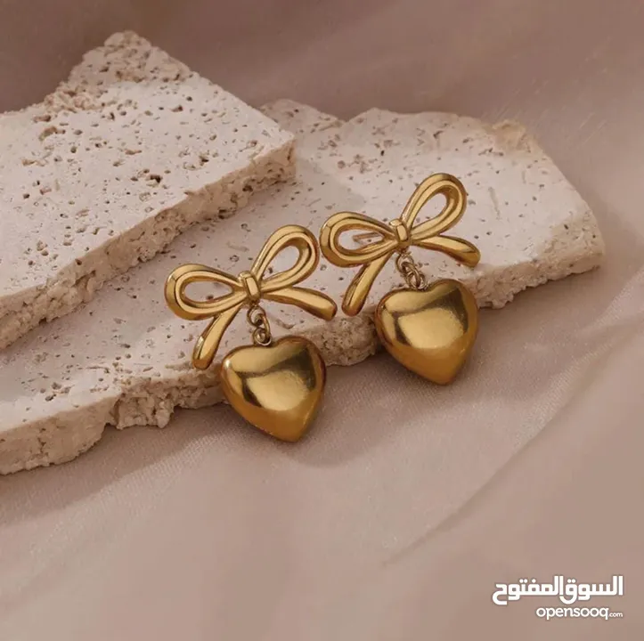 Gold plated Anti Tarnish Bow Heart Themed pendant