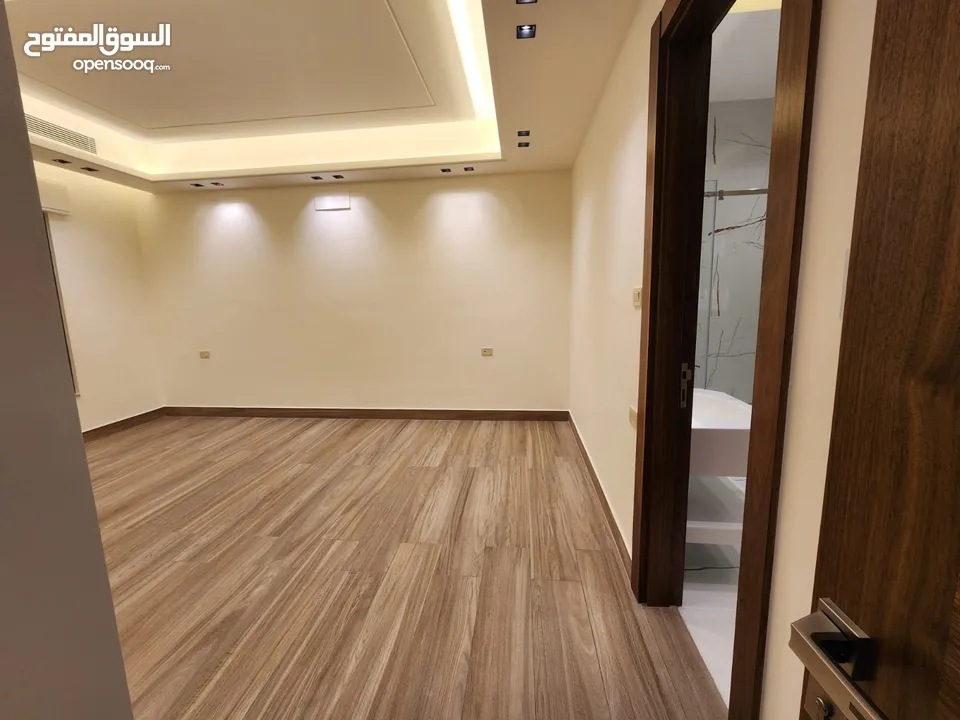 شقة فارغة للبيع في عبدون ref : 14391