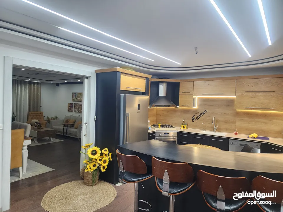 شقة مميزة للبيع مع الأثاث