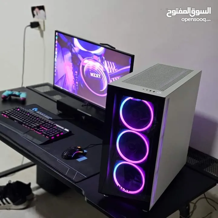 كيس فارغ nzxt و بور corsair 1200 واط بلاتينيوم.