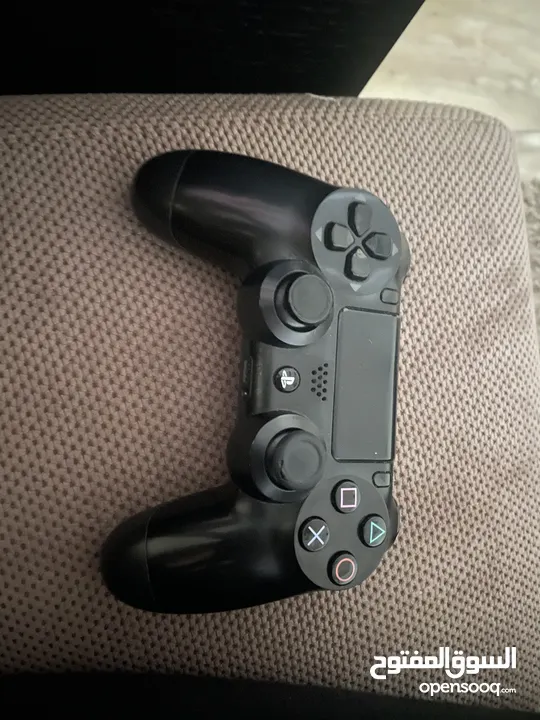 Ps4 controller like new but need part fix it’s shown in photo