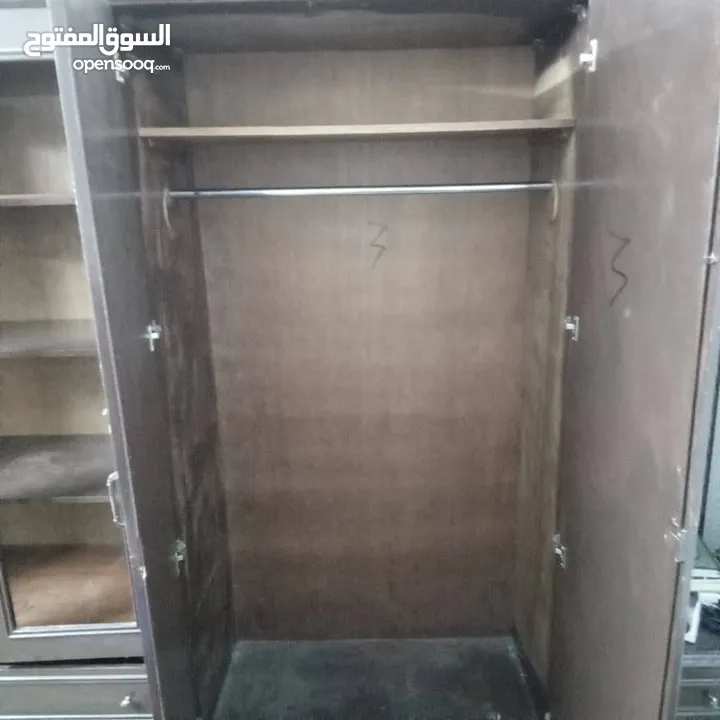 غرفه نوم لاتيه 18 بحاله جيده جدا سرير مع خزانة ودرجين وتسريحة مستعملة للبيع