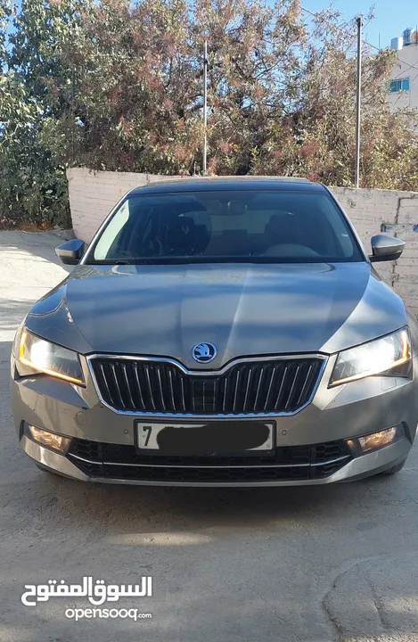 اسكودا سوبير بنزين 2018 قوه 2000 4x4 قوه 280حصان بانوراما  نقطه عمياء خروج عن المسار فل الفل بصمه