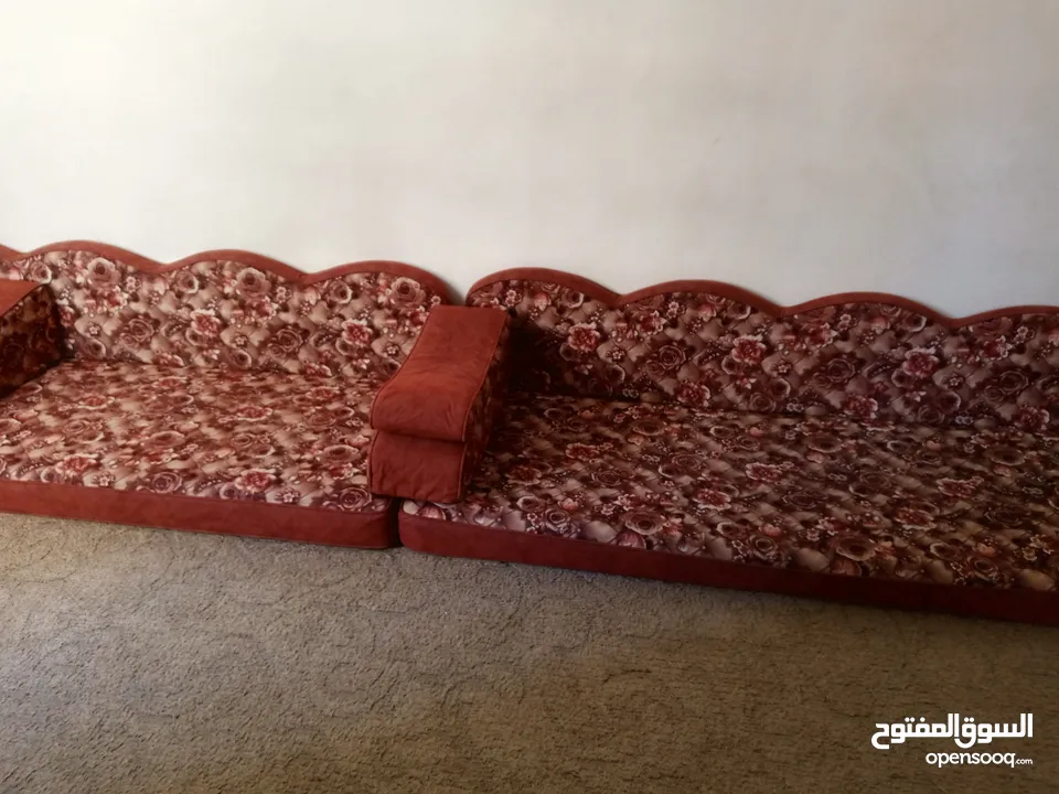 مجلس للبيع بحاله ممتازه البيع بداعي السفر