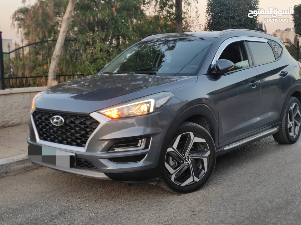 هونداي توسان 2020ترخيص2019 فل ماعدا الفتحة للبيع بسعر مغري ع الكاش عداد اصلي 80000كم فقط