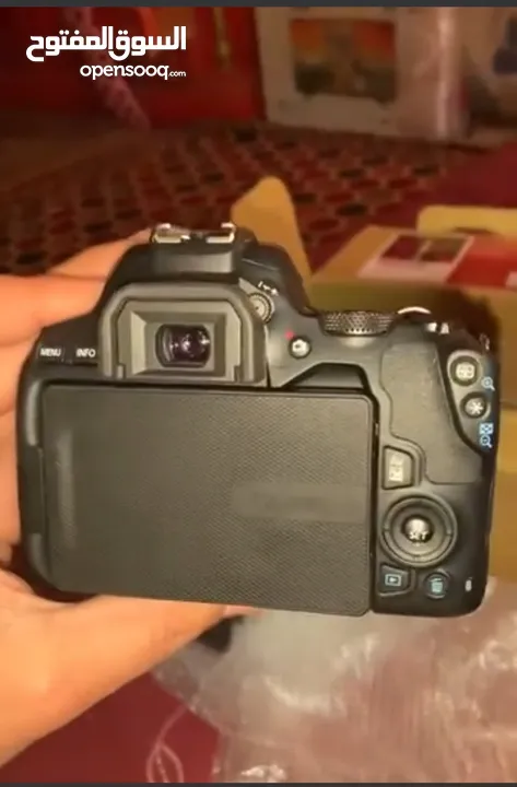 كاميرا كانون 250D