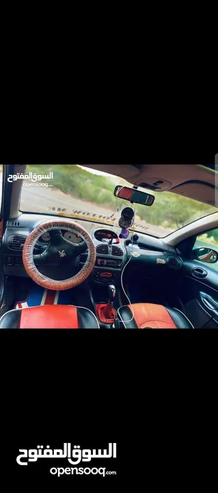 سياره بيجو نظيفه للبيع