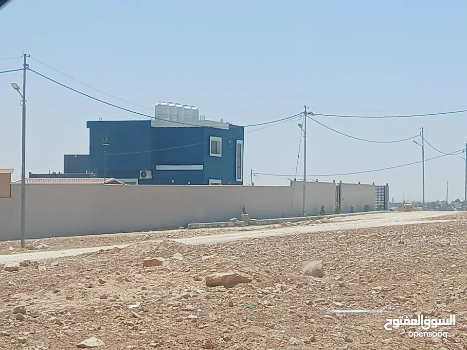 أرض للبيع في القسطل قرب شارع المطار