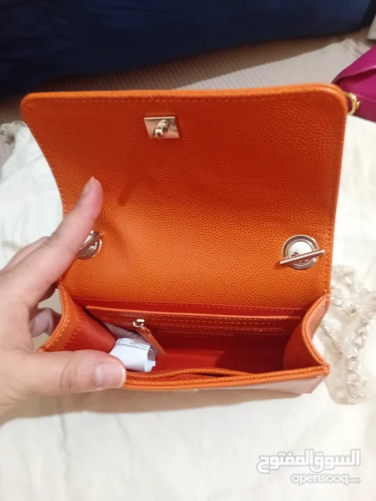 شنطة يد من فالنتينو أصلية- Valentino habd bag