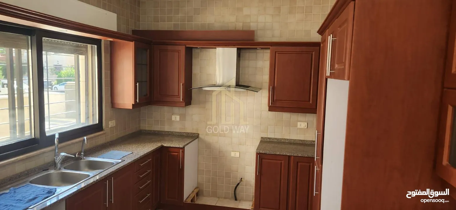 في أرقى مناطق دير غبار شقة أرضية 150م داخلي 150م خارجي بتشطيبات سوبرديلوكس/ ref 7048