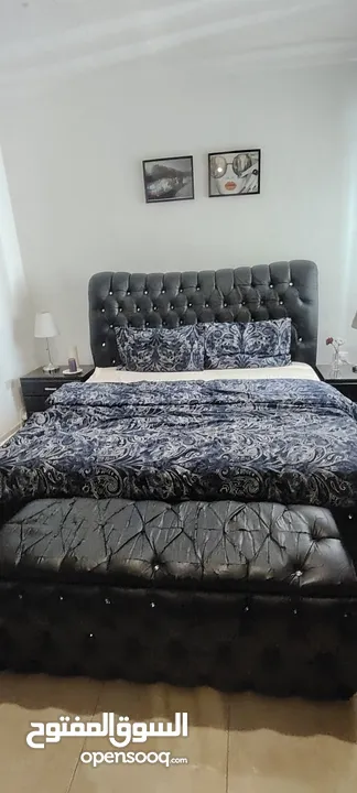 غرفة نوم كاملة لون اسود king size تفصيل خشب لاتيه 18