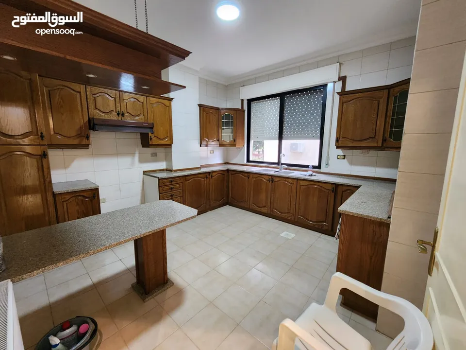 شقة فارغة للإيجار في منطقة الشميساني - ref : 14459