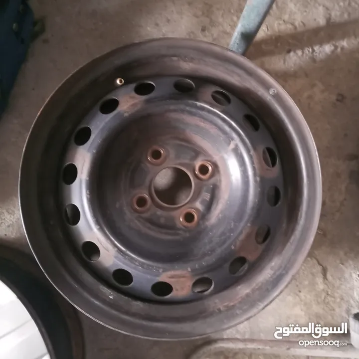 جنط كورولا 2005 الاصلي عدد 2