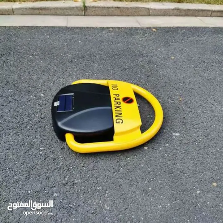جهاز اصطفاف السيارة يعمل بالإستشعار و التحكم عن بعد من خلال ريموت كنترول للتحكم و يتميز بمقاومته للم