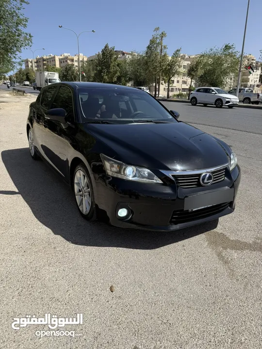لكزس CT200 موديل 2012