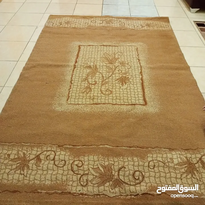 سجادة بحالة ممتازة