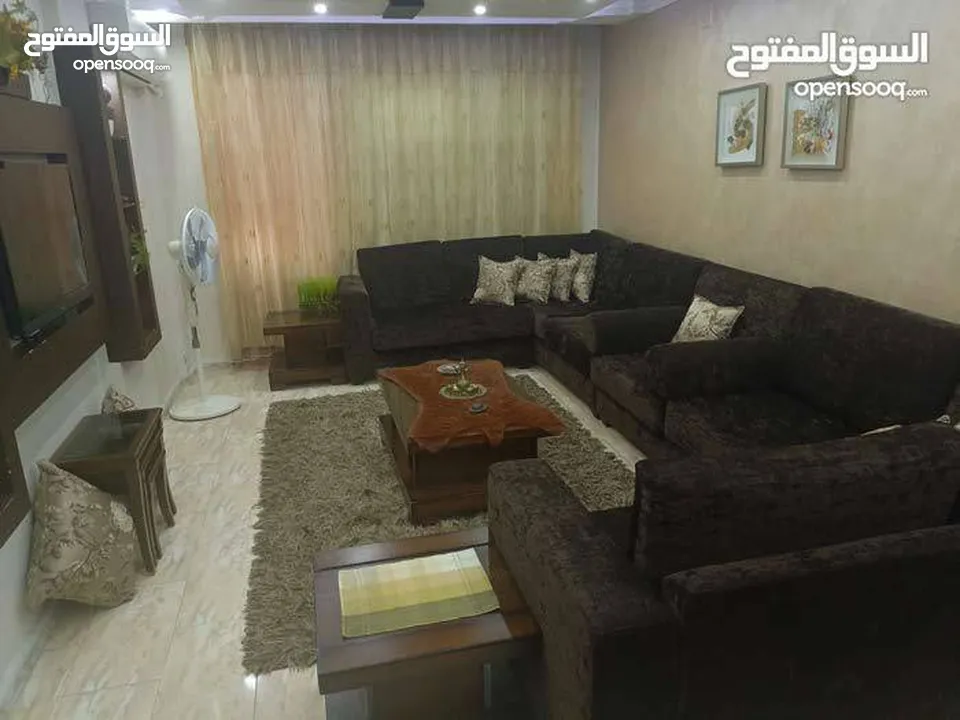 اثاث مستعمل بحالة الجديد حالته ممتازه.