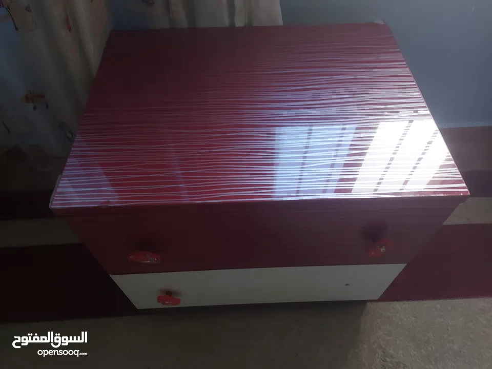 كومودينا  و ثرية مستعمل للاطفال