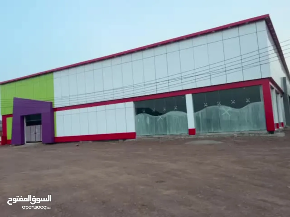 مبنى تجاري للإيجار