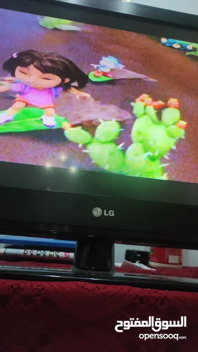 LG Tv 32 inch with Airtel HD set top Box